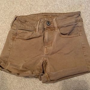 Khaki American Eagle Midi shorts